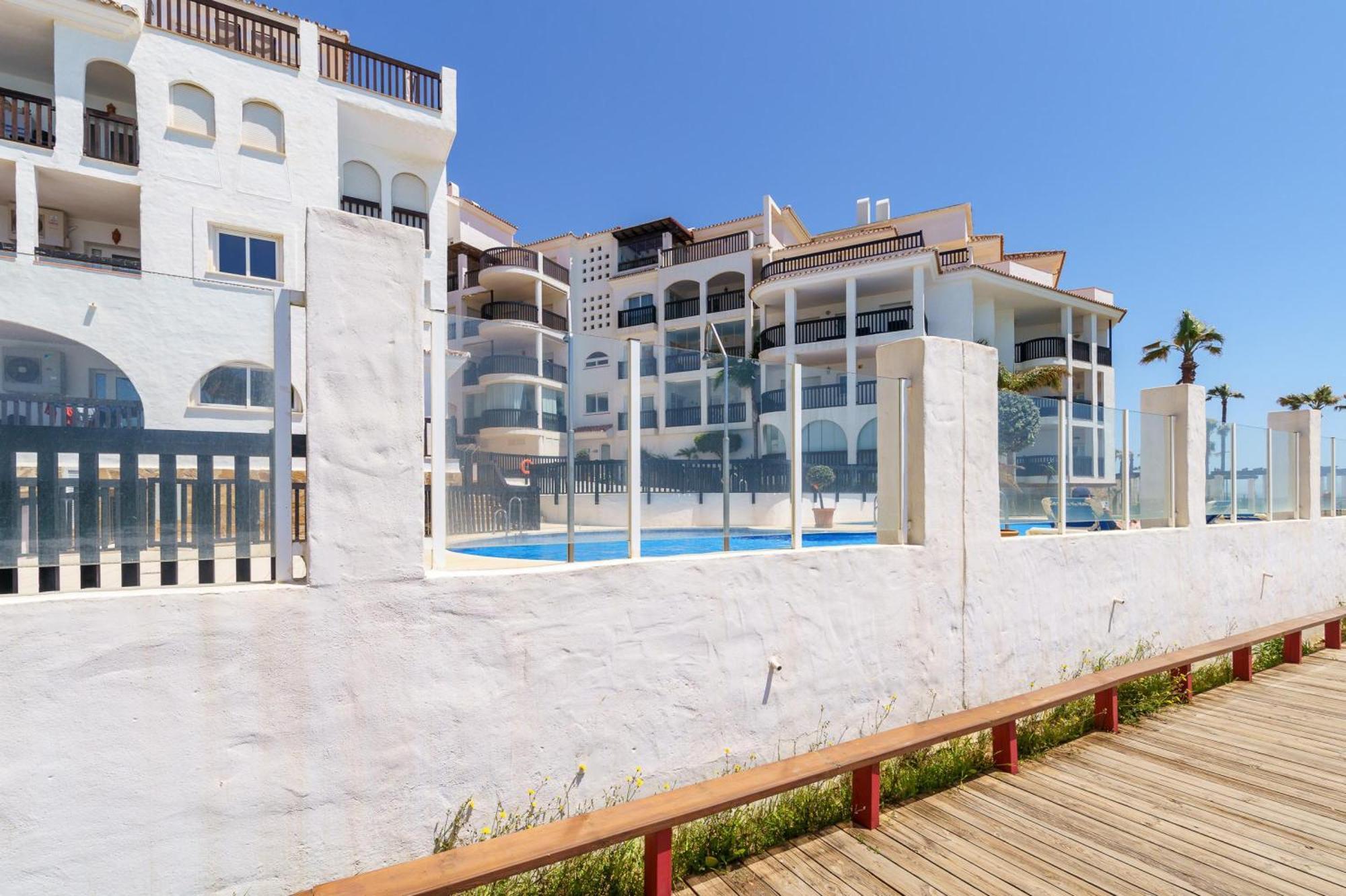 Puerta Del Mar Penthouse Beachfront - Happy * Sitio de Calahonda