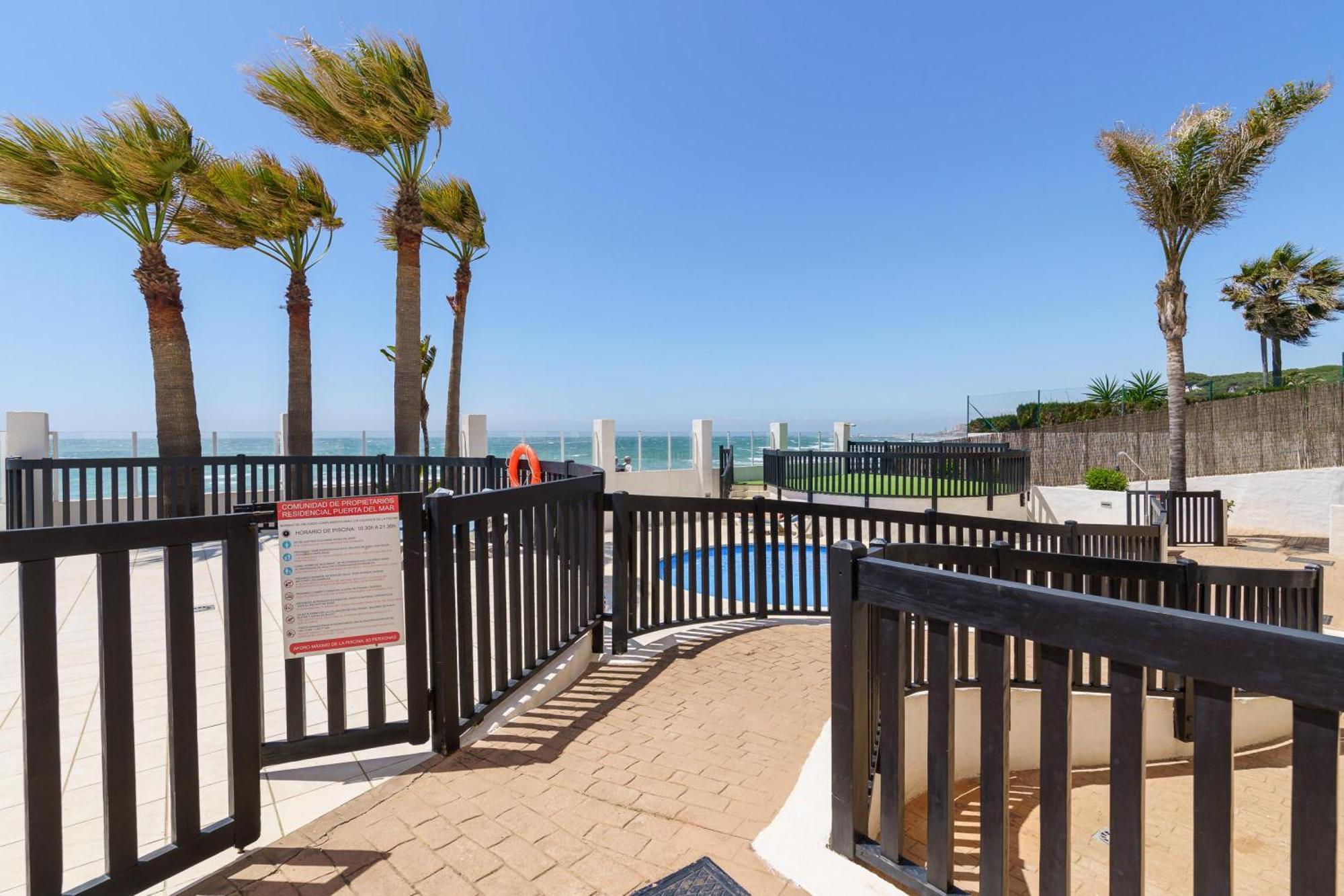 Puerta Del Mar Penthouse Beachfront - Happy
